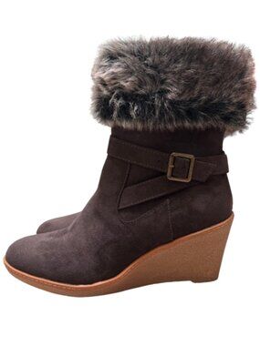 NEVER WORN Brown Suede Wedged Boots
